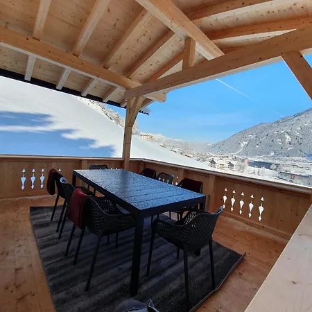 Apartment In Near Lift, Cleaning Included